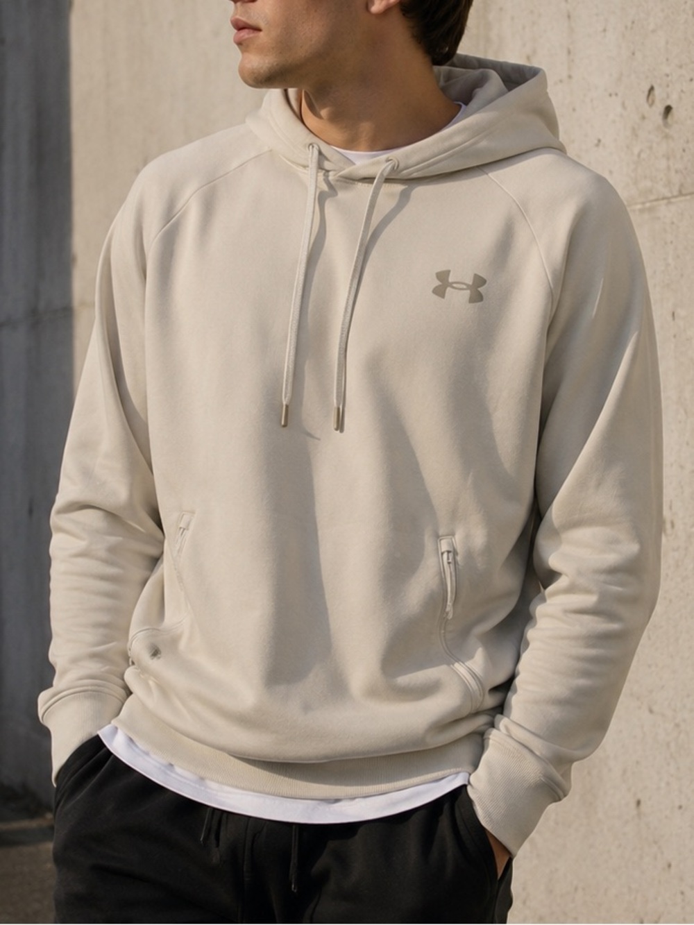 Under Armour Cream Performance Hoodie Size L | Athleisure Activewear Sweatshirt
